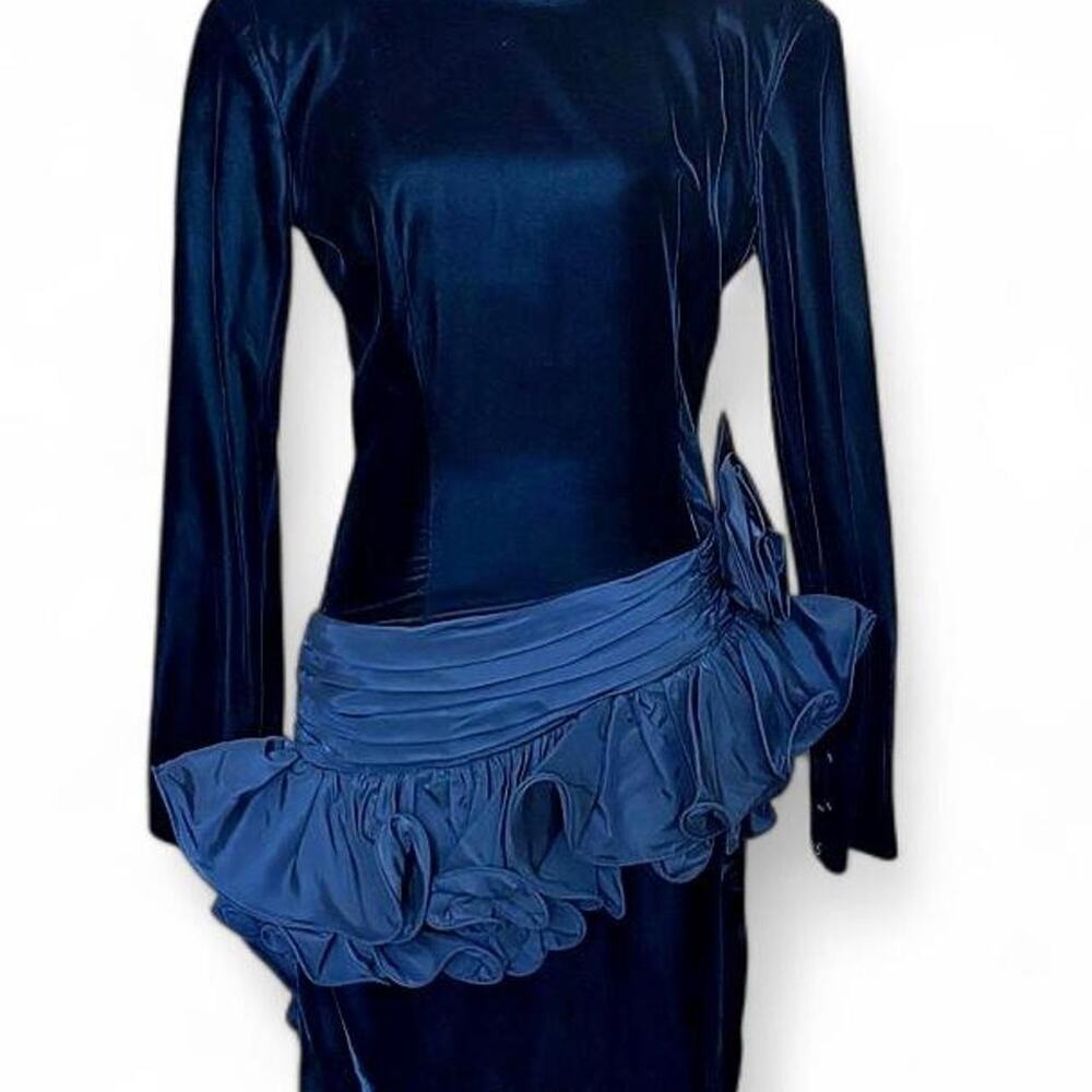 80s Vintage Black Velvet Peplum Dress – Romantic Goth Party Dress S